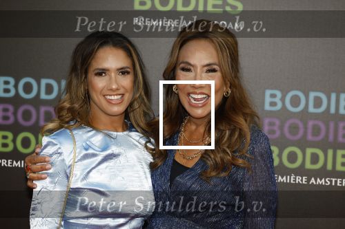 Amsterdam 24 augustus 2022
Oremiere Bodies Bodies Bosies van Halina Reijn in Tuschinski . Patty Brard kwam met haar dochter Priscilla Nasi