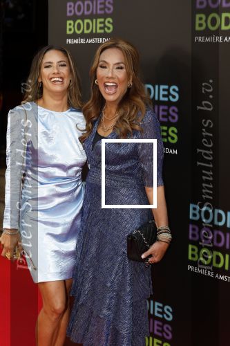 Amsterdam 24 augustus 2022
Oremiere Bodies Bodies Bosies van Halina Reijn in Tuschinski . Patty Brard kwam met haar dochter Priscilla Nasi