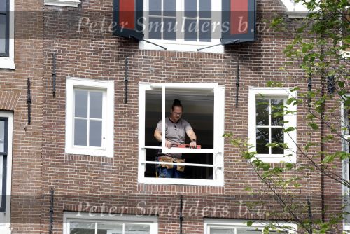 Amsterdam 1 augustus 2022
Het nieuwe huis van prinses Amalia wordt helemaal verbouwd . Er zijn nu ook veiligheids camera\'s opgehangen . Grachtenpand.