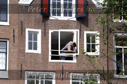 Amsterdam 1 augustus 2022
Het nieuwe huis van prinses Amalia wordt helemaal verbouwd . Er zijn nu ook veiligheids camera\'s opgehangen . Grachtenpand.