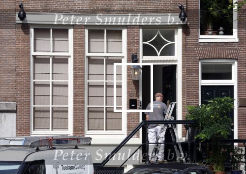Amsterdam 1 augustus 2022
Het nieuwe huis van prinses Amalia wordt helemaal verbouwd . Er zijn nu ook veiligheids camera\'s opgehangen . Grachtenpand.