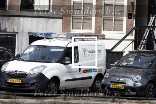 Amsterdam 1 augustus 2022
Het nieuwe huis van prinses Amalia wordt helemaal verbouwd . Er zijn nu ook veiligheids camera\'s opgehangen . Grachtenpand.