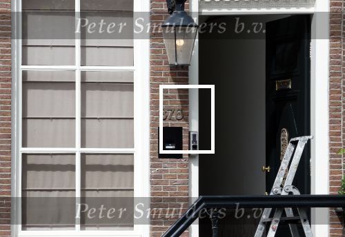 Amsterdam 1 augustus 2022
Het nieuwe huis van prinses Amalia wordt helemaal verbouwd . Er zijn nu ook veiligheids camera\'s opgehangen . Grachtenpand.