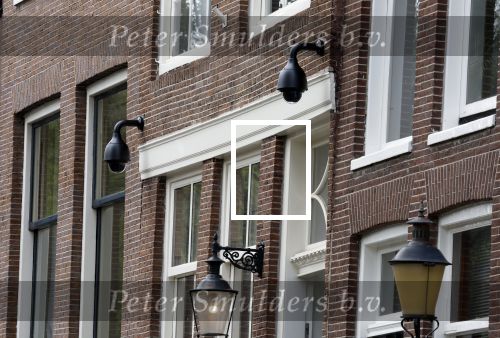 Amsterdam 1 augustus 2022
Het nieuwe huis van prinses Amalia wordt helemaal verbouwd . Er zijn nu ook veiligheids camera\'s opgehangen . Grachtenpand.