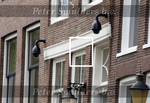 Amsterdam 1 augustus 2022
Het nieuwe huis van prinses Amalia wordt helemaal verbouwd . Er zijn nu ook veiligheids camera\'s opgehangen . Grachtenpand.