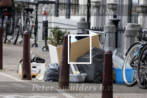 Amsterdam 1 augustus 2022
Het nieuwe huis van prinses Amalia wordt helemaal verbouwd . Er zijn nu ook veiligheids camera\'s opgehangen . Grachtenpand.