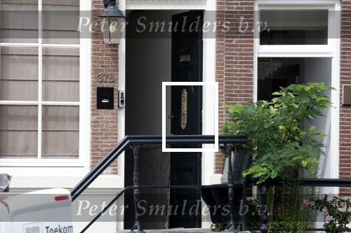 Amsterdam 1 augustus 2022
Het nieuwe huis van prinses Amalia wordt helemaal verbouwd . Er zijn nu ook veiligheids camera\'s opgehangen . Grachtenpand.