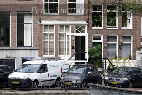 Amsterdam 1 augustus 2022
Het nieuwe huis van prinses Amalia wordt helemaal verbouwd . Er zijn nu ook veiligheids camera\'s opgehangen . Grachtenpand.