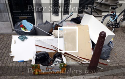 Amsterdam 1 augustus 2022
Het nieuwe huis van prinses Amalia wordt helemaal verbouwd . Er zijn nu ook veiligheids camera\'s opgehangen . Grachtenpand.