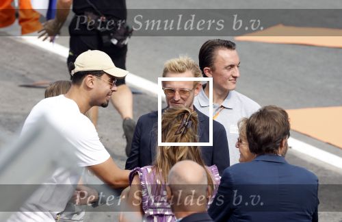 Zandvoort 4 september 2022
Afrojack ( Nick v d Wall) draait op de nederlandse F1 Grand Prix op circuit Zandvoort.
Afrojack met Prins Bernhard jr Prinses Annette en Prinses Margriet