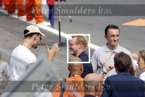 Zandvoort 4 september 2022
Afrojack ( Nick v d Wall) draait op de nederlandse F1 Grand Prix op circuit Zandvoort.
Afrojack met Prins Bernhard jr Prinses Annette en Prinses Margriet