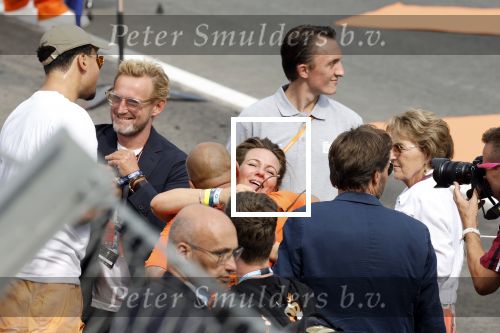 Zandvoort 4 september 2022
Afrojack ( Nick v d Wall) draait op de nederlandse F1 Grand Prix op circuit Zandvoort.
Afrojack met Prins Bernhard jr Prinses Annette en Prinses Margriet