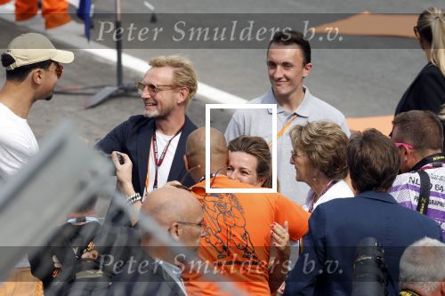 Zandvoort 4 september 2022
Afrojack ( Nick v d Wall) draait op de nederlandse F1 Grand Prix op circuit Zandvoort.
Afrojack met Prins Bernhard jr Prinses Annette en Prinses Margriet