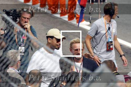 Zandvoort 4 september 2022
Afrojack ( Nick v d Wall) draait op de nederlandse F1 Grand Prix op circuit Zandvoort.
Afrojack met Prins Bernhard jr Prinses Annette en Prinses Margriet