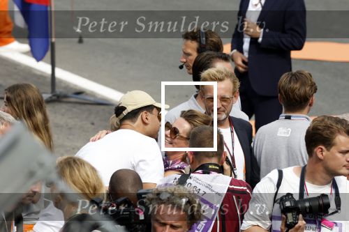 Zandvoort 4 september 2022
Afrojack ( Nick v d Wall) draait op de nederlandse F1 Grand Prix op circuit Zandvoort.
Afrojack met Prins Bernhard jr Prinses Annette en Prinses Margriet
