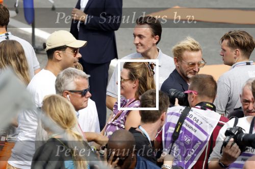 Zandvoort 4 september 2022
Afrojack ( Nick v d Wall) draait op de nederlandse F1 Grand Prix op circuit Zandvoort.
Afrojack met Prins Bernhard jr Prinses Annette en Prinses Margriet