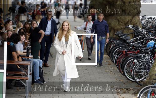 Amsterdam 5 september 2022
Prinses Amalia arriveert bij de UVA op haar eerste schooldag . Er was heel veel pers aanwezig.