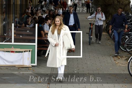 Amsterdam 5 september 2022
Prinses Amalia arriveert bij de UVA op haar eerste schooldag . Er was heel veel pers aanwezig.