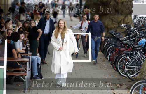 Amsterdam 5 september 2022
Prinses Amalia arriveert bij de UVA op haar eerste schooldag . Er was heel veel pers aanwezig.