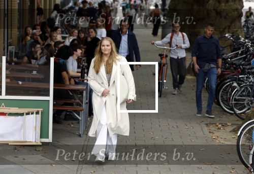 Amsterdam 5 september 2022
Prinses Amalia arriveert bij de UVA op haar eerste schooldag . Er was heel veel pers aanwezig.