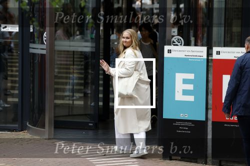 Amsterdam 5 september 2022
Prinses Amalia arriveert bij de UVA op haar eerste schooldag . Er was heel veel pers aanwezig.