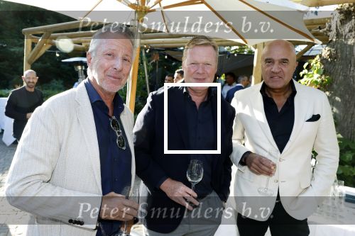 Aouderkerk aan de Amstel 31 augustus 2022
Herendiner Life after Football LAF bij paardenburg. Ook het blad met Ronald Koeman op de cover wordt gepresenteerd. Rob Jansen Ronald Koeman en John v d Heuvel