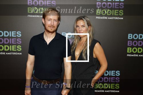 Amsterdam 24 augustus 2022
Premiere Bodies Bodies Bosies van Halina Reijn in Tuschinski . Robert de Hoog en partner