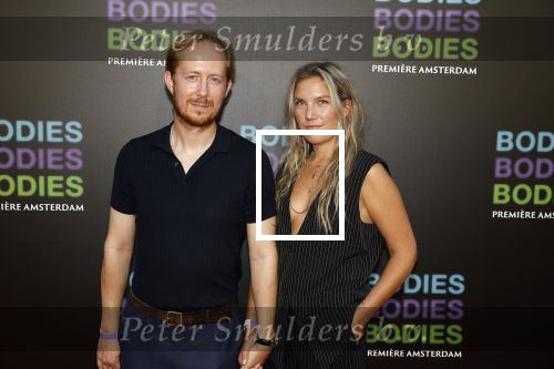 Amsterdam 24 augustus 2022
Premiere Bodies Bodies Bosies van Halina Reijn in Tuschinski . Robert de Hoog en partner
