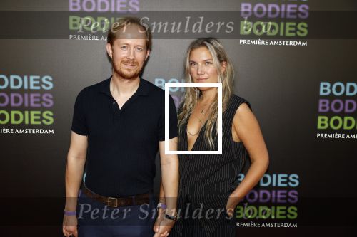 Amsterdam 24 augustus 2022
Premiere Bodies Bodies Bosies van Halina Reijn in Tuschinski . Robert de Hoog en partner