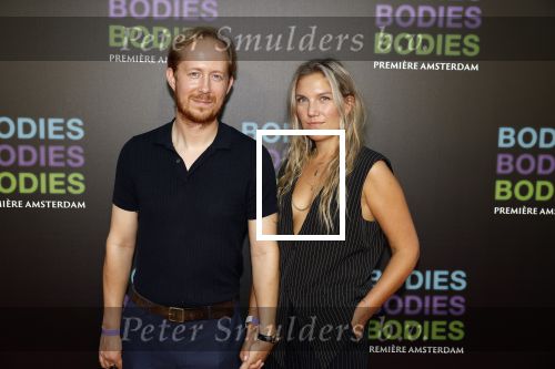 Amsterdam 24 augustus 2022
Premiere Bodies Bodies Bosies van Halina Reijn in Tuschinski . Robert de Hoog en partner