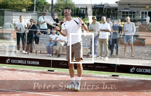 Capelle aan de IJssel 7 september 2022
Presentatie kleinglijn voor Padel van Robin van Persie en zijn vrouw Bouchra v Persie.