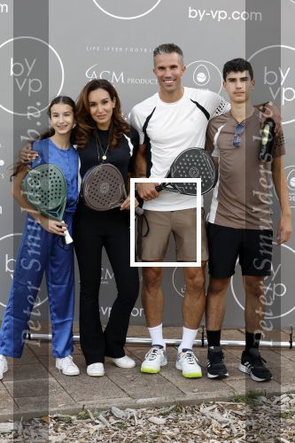 Capelle aan de IJssel 7 september 2022
Presentatie kleinglijn voor Padel van Robin van Persie en zijn vrouw Bouchra v Persie. Robin met zijn vrouw Bouchra zoon Shaqueel en Dina Layla
