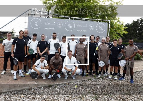 Capelle aan de IJssel 7 september 2022
Presentatie kleinglijn voor Padel van Robin van Persie en zijn vrouw Bouchra v Persie. oa aanwezig , Robin v Persie Aron Winter Regie Blinker Frank Lammers Boef ea