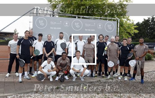 Capelle aan de IJssel 7 september 2022
Presentatie kleinglijn voor Padel van Robin van Persie en zijn vrouw Bouchra v Persie. oa aanwezig , Robin v Persie Aron Winter Regie Blinker Frank Lammers Boef ea