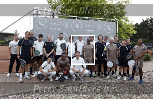 Capelle aan de IJssel 7 september 2022
Presentatie kleinglijn voor Padel van Robin van Persie en zijn vrouw Bouchra v Persie. oa aanwezig , Robin v Persie Aron Winter Regie Blinker Frank Lammers Boef ea