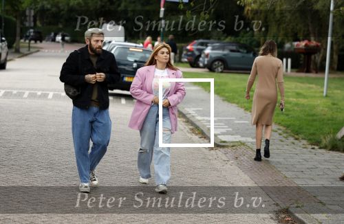 Loenen aan de Vecht 15 september 2022
Roxeanne Hazes gaat voorleen op basisschool Ludgerus in Loenen waar ze zelf vroegr op heeft gezeten . Haar vriend Erik Swennes is er ook bij.