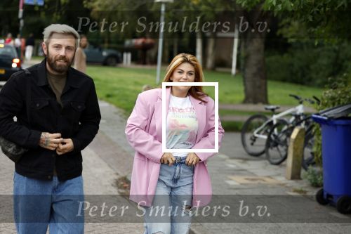 Loenen aan de Vecht 15 september 2022
Roxeanne Hazes gaat voorleen op basisschool Ludgerus in Loenen waar ze zelf vroegr op heeft gezeten . Haar vriend Erik Swennes is er ook bij.