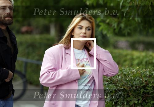 Loenen aan de Vecht 15 september 2022
Roxeanne Hazes gaat voorleen op basisschool Ludgerus in Loenen waar ze zelf vroegr op heeft gezeten . Haar vriend Erik Swennes is er ook bij.