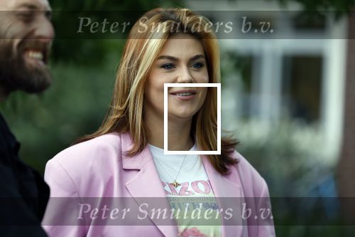 Loenen aan de Vecht 15 september 2022
Roxeanne Hazes gaat voorleen op basisschool Ludgerus in Loenen waar ze zelf vroegr op heeft gezeten . Haar vriend Erik Swennes is er ook bij.