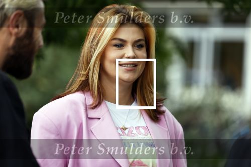 Loenen aan de Vecht 15 september 2022
Roxeanne Hazes gaat voorleen op basisschool Ludgerus in Loenen waar ze zelf vroegr op heeft gezeten . Haar vriend Erik Swennes is er ook bij.