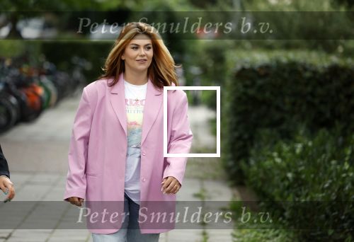 Loenen aan de Vecht 15 september 2022
Roxeanne Hazes gaat voorleen op basisschool Ludgerus in Loenen waar ze zelf vroegr op heeft gezeten . Haar vriend Erik Swennes is er ook bij.
