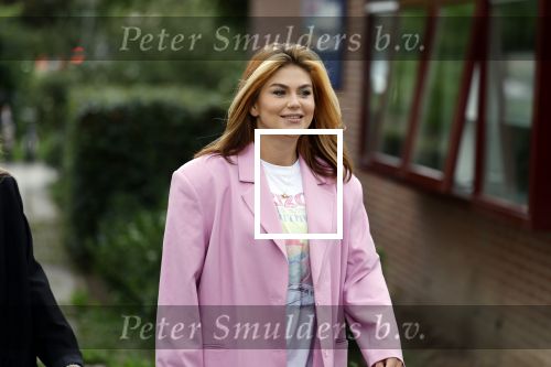 Loenen aan de Vecht 15 september 2022
Roxeanne Hazes gaat voorleen op basisschool Ludgerus in Loenen waar ze zelf vroegr op heeft gezeten . Haar vriend Erik Swennes is er ook bij.