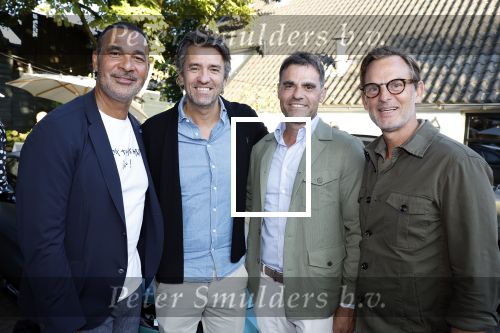 Aouderkerk aan de Amstel 31 augustus 2022
Herendiner Life after Football LAF bij paardenburg. Ook het blad met Ronald Koeman op de cover wordt gepresenteerd. Ruud Gullit John v Lottum Kenneth Perez en Ronald de Boer