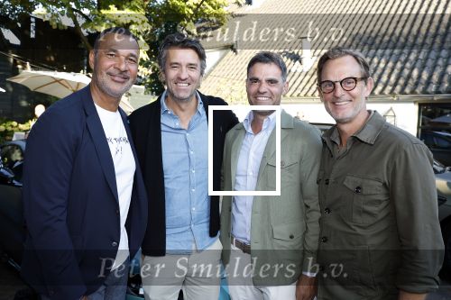 Aouderkerk aan de Amstel 31 augustus 2022
Herendiner Life after Football LAF bij paardenburg. Ook het blad met Ronald Koeman op de cover wordt gepresenteerd. Ruud Gullit John v Lottum Kenneth Perez en Ronald de Boer