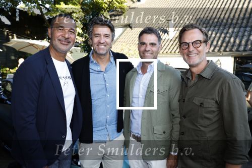 Aouderkerk aan de Amstel 31 augustus 2022
Herendiner Life after Football LAF bij paardenburg. Ook het blad met Ronald Koeman op de cover wordt gepresenteerd. Ruud Gullit John v Lottum Kenneth Perez en Ronald de Boer