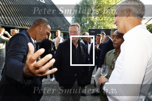 Aouderkerk aan de Amstel 31 augustus 2022
Herendiner Life after Football LAF bij paardenburg. Ook het blad met Ronald Koeman op de cover wordt gepresenteerd. Ruud Gullit Ronald Koeman Regi Blinker en Marcel v d Kraan