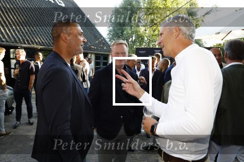 Aouderkerk aan de Amstel 31 augustus 2022
Herendiner Life after Football LAF bij paardenburg. Ook het blad met Ronald Koeman op de cover wordt gepresenteerd. Ruud Gullit Ronald Koeman Regi Blinker en Marcel v d Kraan