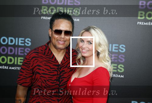 Amsterdam 24 augustus 2022
Premiere Bodies Bodies Bosies van Halina Reijn in Tuschinski . Sam de Wit en partner Jennifer Prins.