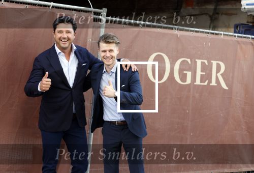 Amsterdam 10 september 2022
Sander Lusink met een collega voor de Oger winkel op de PC hooftstraat