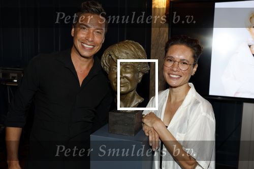 Den Haag 2 september 2022
Onthulling beeld Anneke Gronloh in de schouwburg van Den Haag . Sjors v d Panne en Terence Schreurs